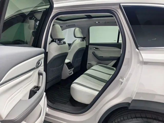 Geely Xingyue L — Фото автомобиля 17