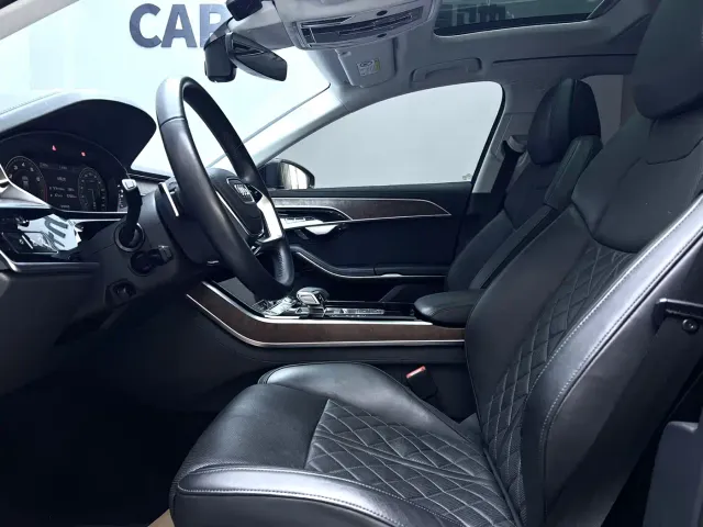 Audi A8 — Фото автомобиля 12