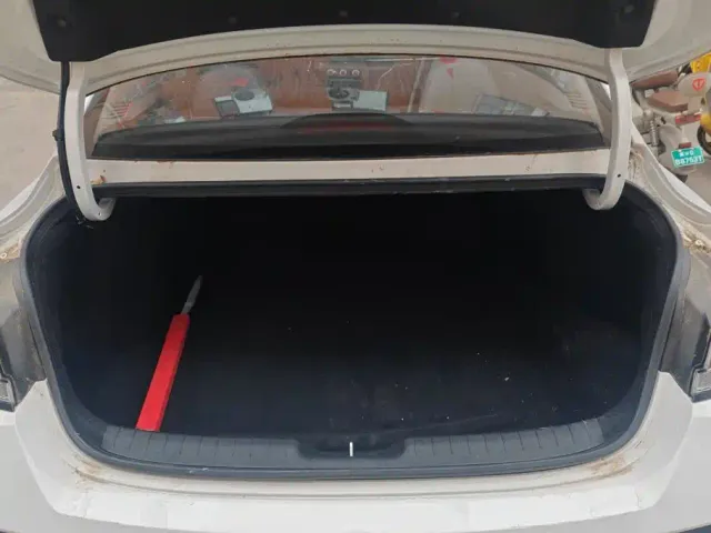Hyundai Elantra — Фото автомобиля 4