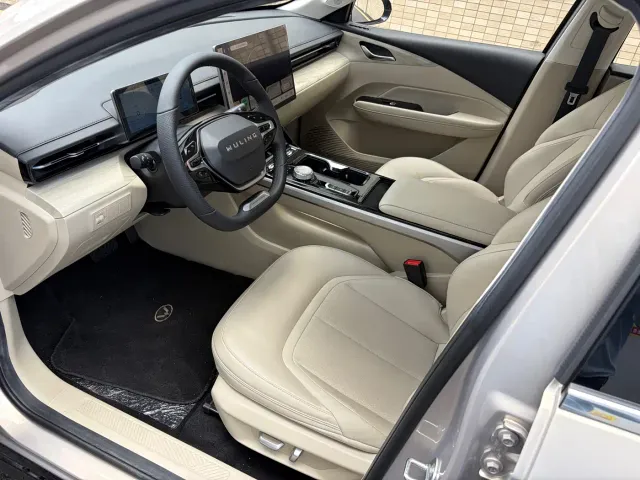 Wuling Starlight — Фото автомобиля 4