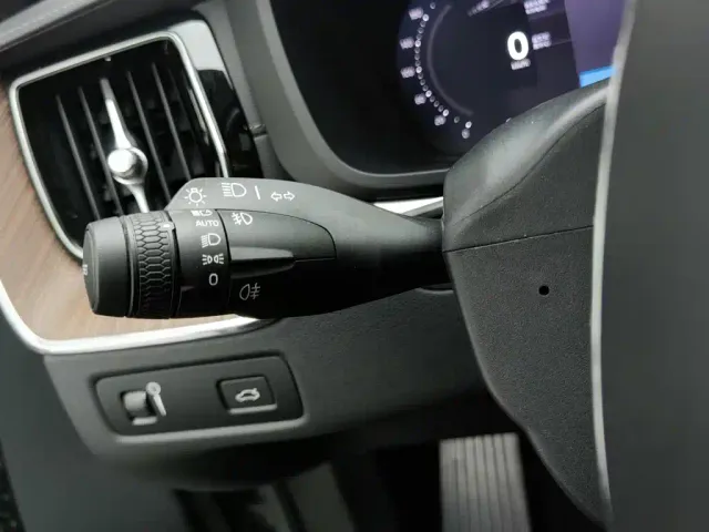 Volvo Volvo XC60 2022 B5 AWD Inscription — Фото автомобиля 21