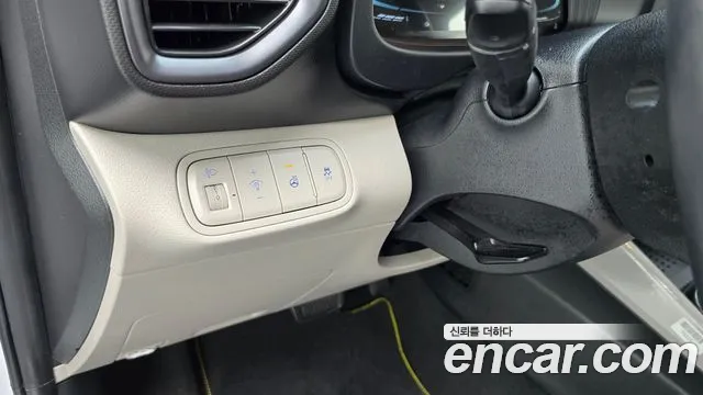 Hyundai Venue — Фото автомобиля 16