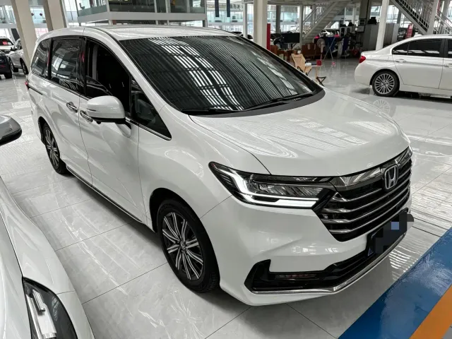 Honda Odyssey — Фото автомобиля 3