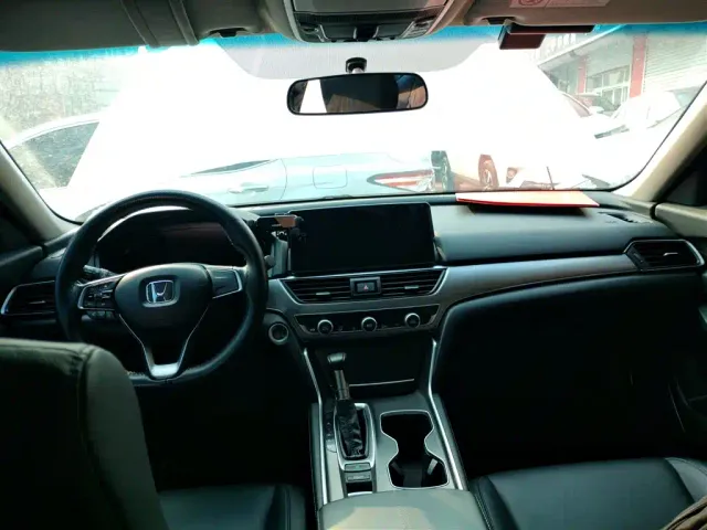 Honda Accord — Фото автомобиля 9