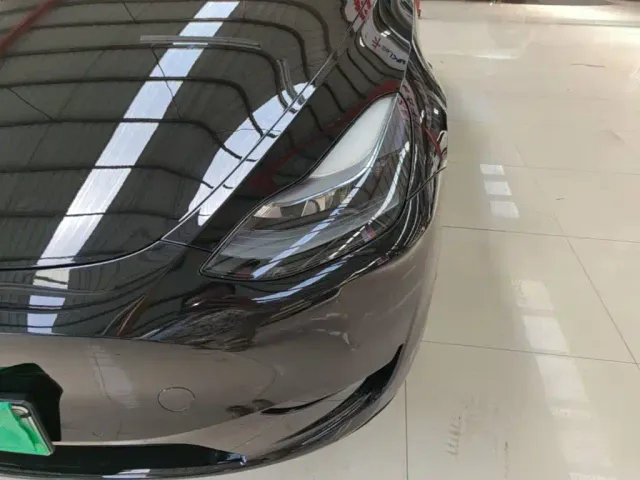 Tesla Model Y — Фото автомобиля 23