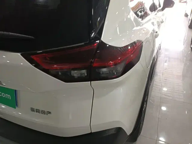 Nissan X-Trail — Фото автомобиля 23