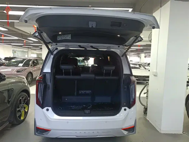 GAC Trumpchi M8 — Фото автомобиля 18