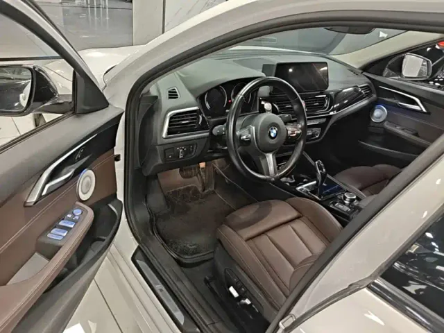 BMW BMW 1 Series 2023 125i M Sport Shadow Edition — Фото автомобиля 15