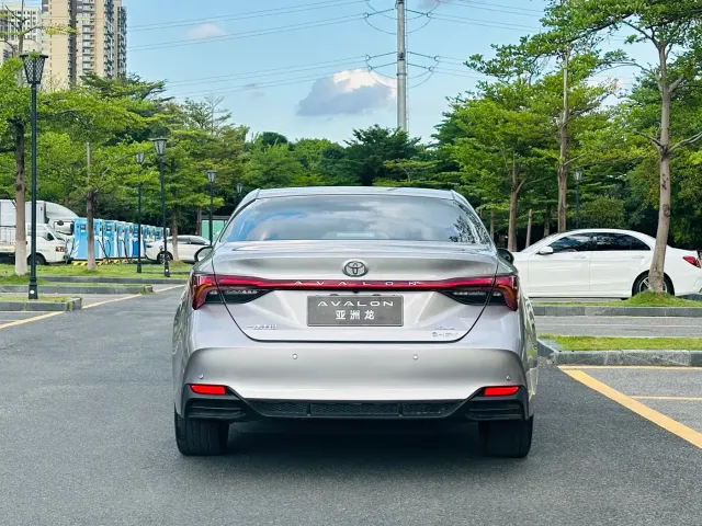 Toyota Avalon — Фото автомобиля 9