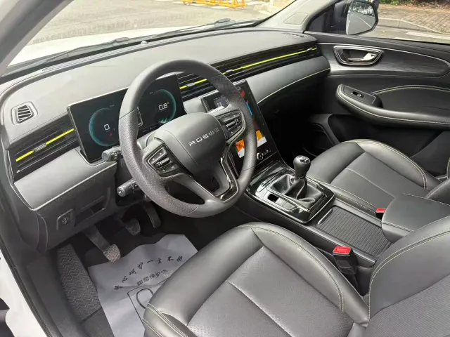Roewe RX5 — Фото автомобиля 9