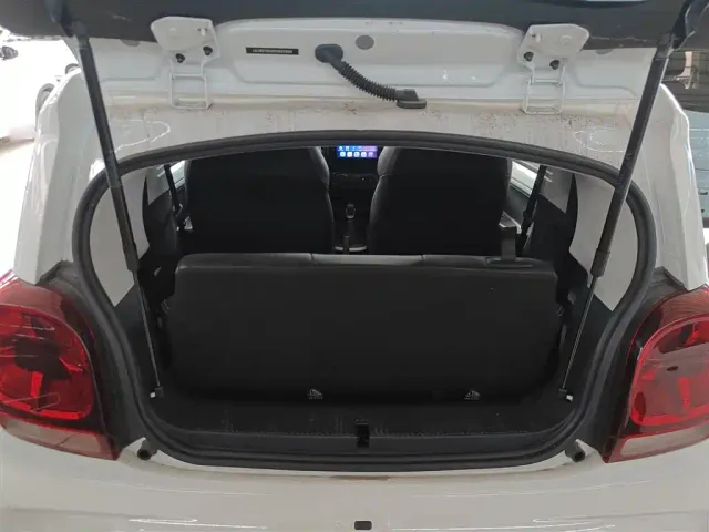 Roewe Clever — Фото автомобиля 18
