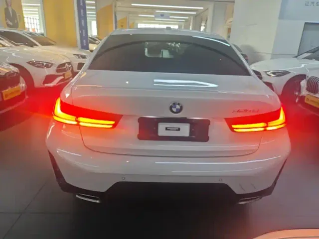 BMW 3 Series — Фото автомобиля 5
