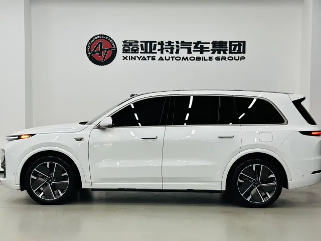 Li Auto L9 — Фото автомобиля 4