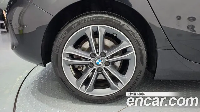 BMW 1 Series F40 — Фото автомобиля 21