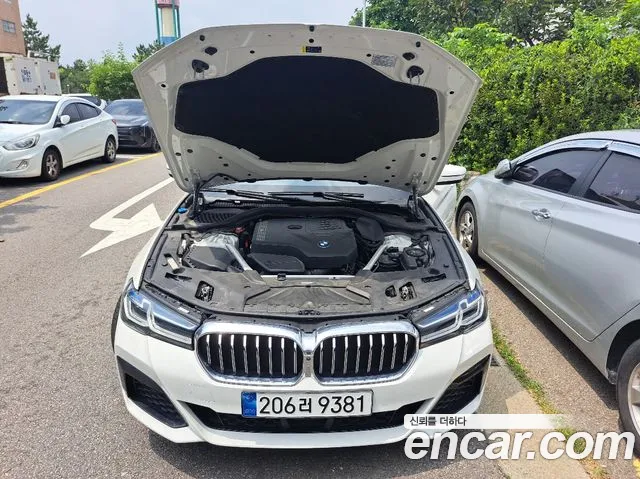 BMW 5-Series — Фото автомобиля 9
