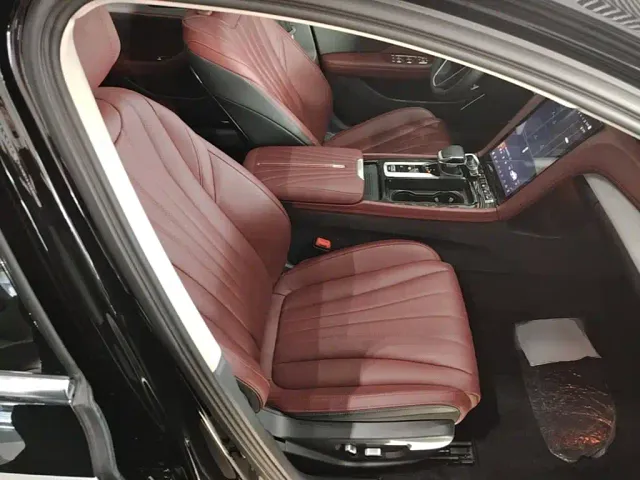 Hongqi H5 — Фото автомобиля 24