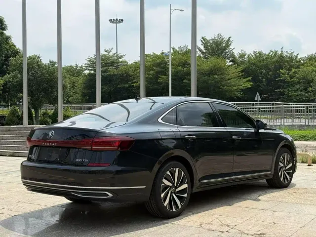 Volkswagen Passat — Фото автомобиля 9