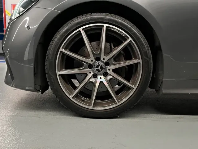 Mercedes-Benz E-Class — Фото автомобиля 10