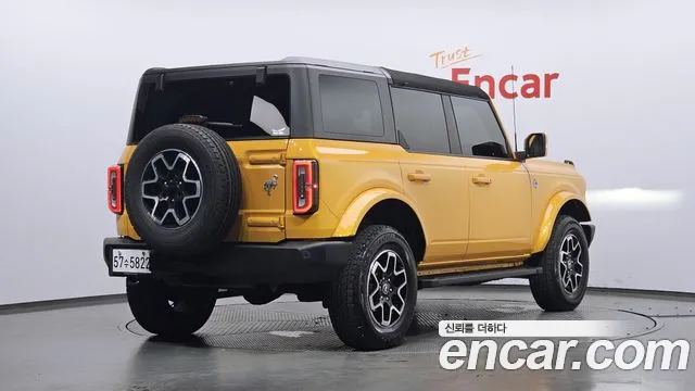 Ford Bronco — Фото автомобиля 2