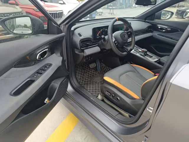 GAC Trumpchi Trumpchi Emkoo 2022 270T DCT J16 R-style Track Edition — Фото автомобиля 4