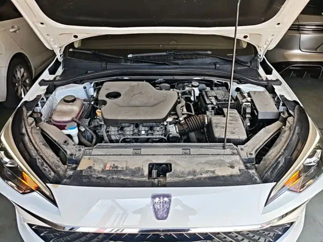 Roewe i5 — Фото автомобиля 15