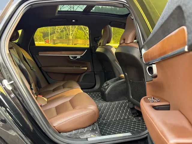 Volvo S90 — Фото автомобиля 12