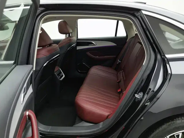 Hongqi H5 — Фото автомобиля 15
