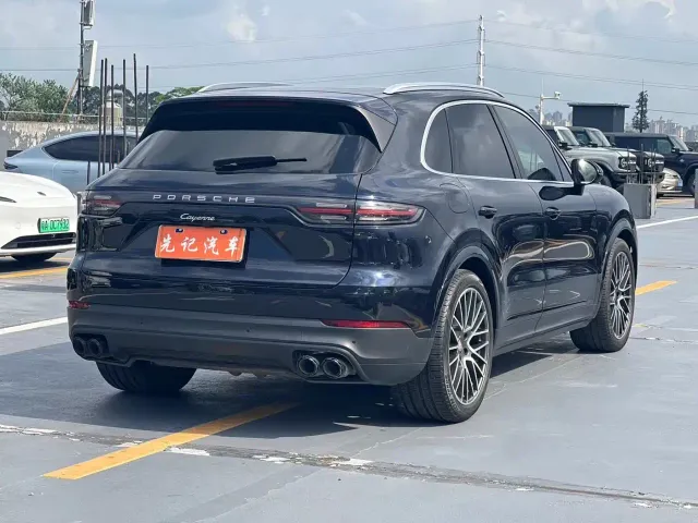 Porsche Cayenne — Фото автомобиля 3
