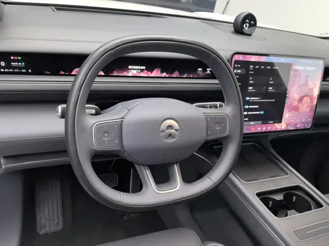 Nio ES8 — Фото автомобиля 11