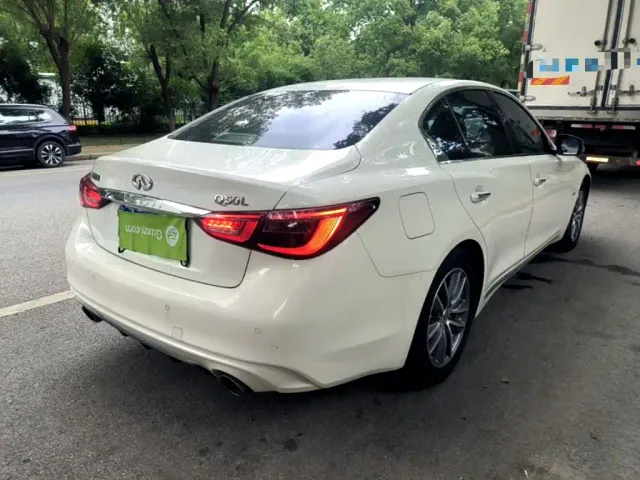 Infiniti Q50L — Фото автомобиля 6