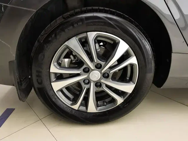 Changan Eado — Фото автомобиля 6