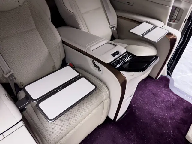 Lexus LM — Фото автомобиля 26