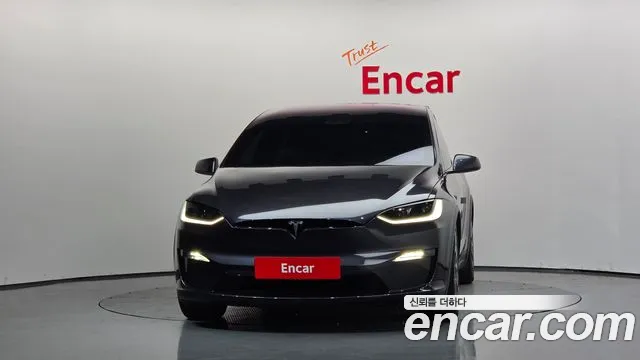 Tesla Model X — Фото автомобиля 3