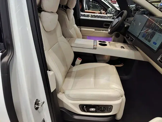 Li Auto MEGA — Фото автомобиля 24