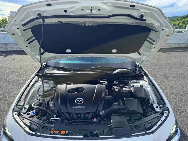 Mazda Axela — Фото автомобиля 19