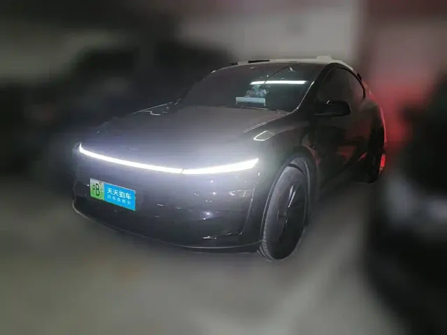 Фотография автомобиля — Tesla Model Y