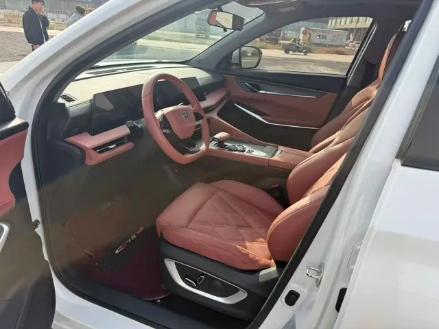 Changan CS75 Plus — Фото автомобиля 6