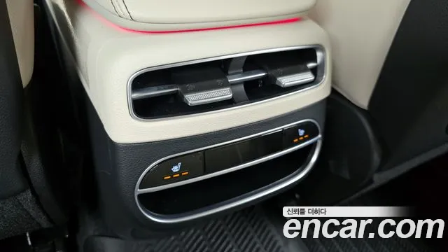 Genesis GV70 2.5T Бензин AWD — Фото автомобиля 16