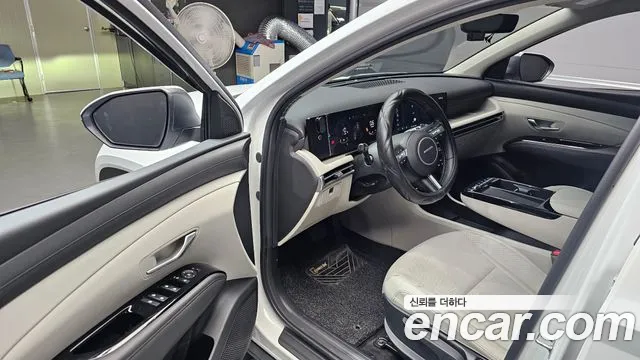 Hyundai Tucson Новый Tucson (NX4) Бензин 1.6 Turbo 4WD — Фото автомобиля 10