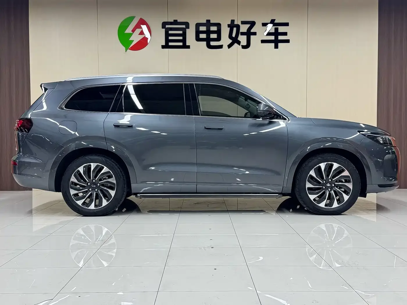 AITO Wenjie AITO M7 2024 1.5T RWD Plus 5-Seater — Фото автомобиля 4