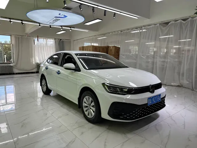 Volkswagen Lavida — Фото автомобиля 3