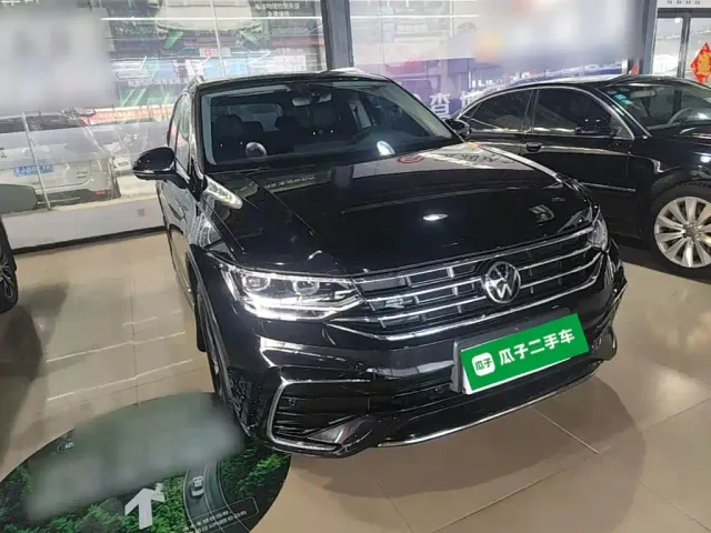 Volkswagen Tiguan L — Фото автомобиля 3