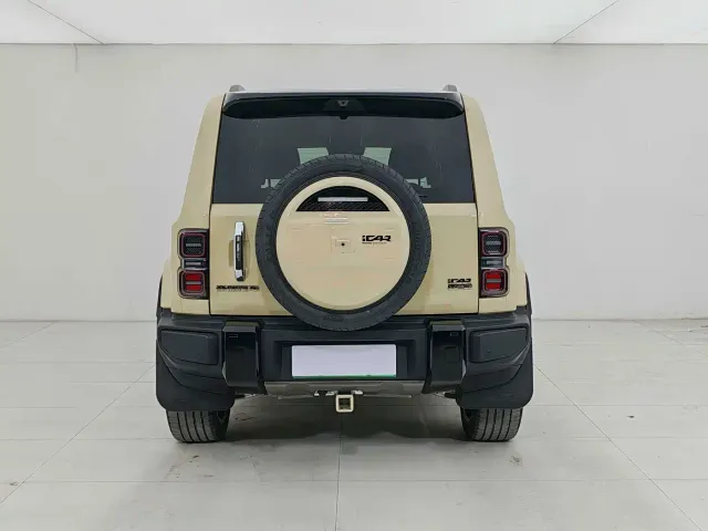iCAR iCAR V27 2026 200KM AWD Falcon 500 — Фото автомобиля 3