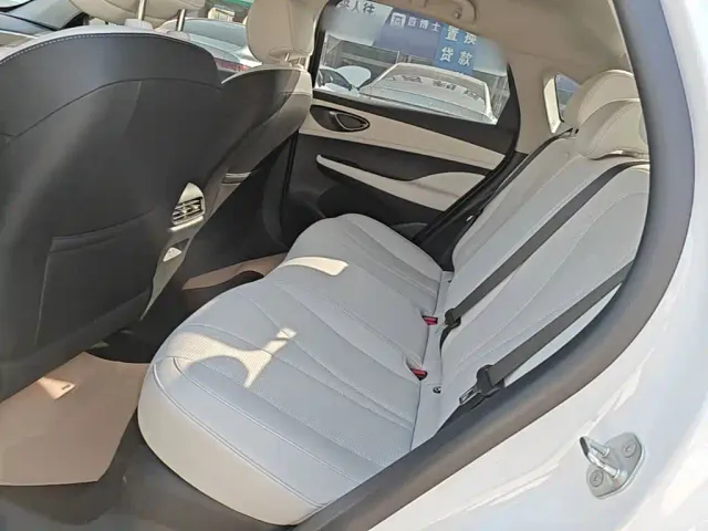 BYD Seal 05 DM-i — Фото автомобиля 16