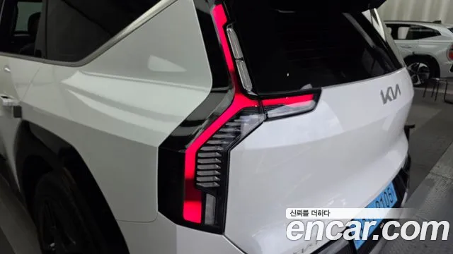 Kia EV9 — Фото автомобиля 8