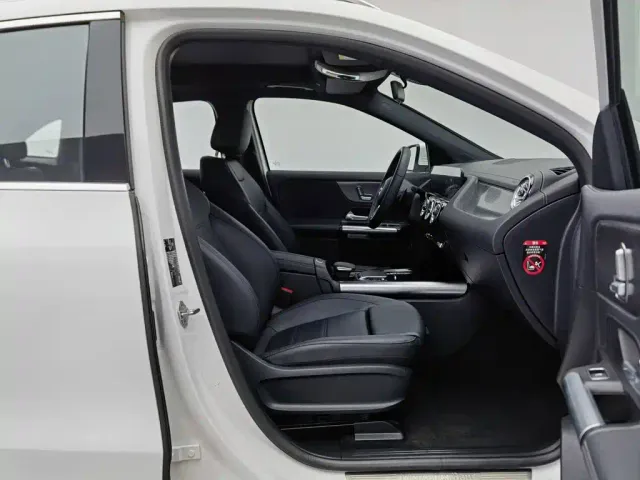 Mercedes-Benz EQA — Фото автомобиля 23