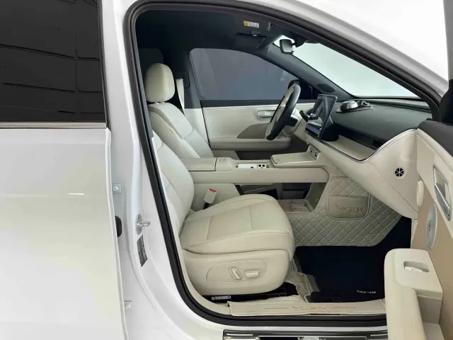Toyota BoZhi 3X — Фото автомобиля 10