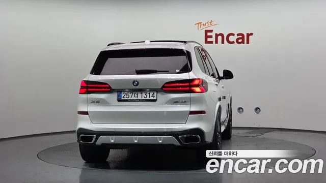 BMW X5 xDrive 40i M Sport — Фото автомобиля 3