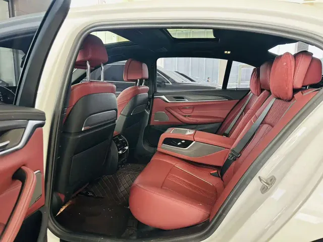 BMW 5 Series — Фото автомобиля 6