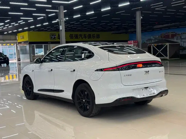 IM Motors LS6 — Фото автомобиля 8